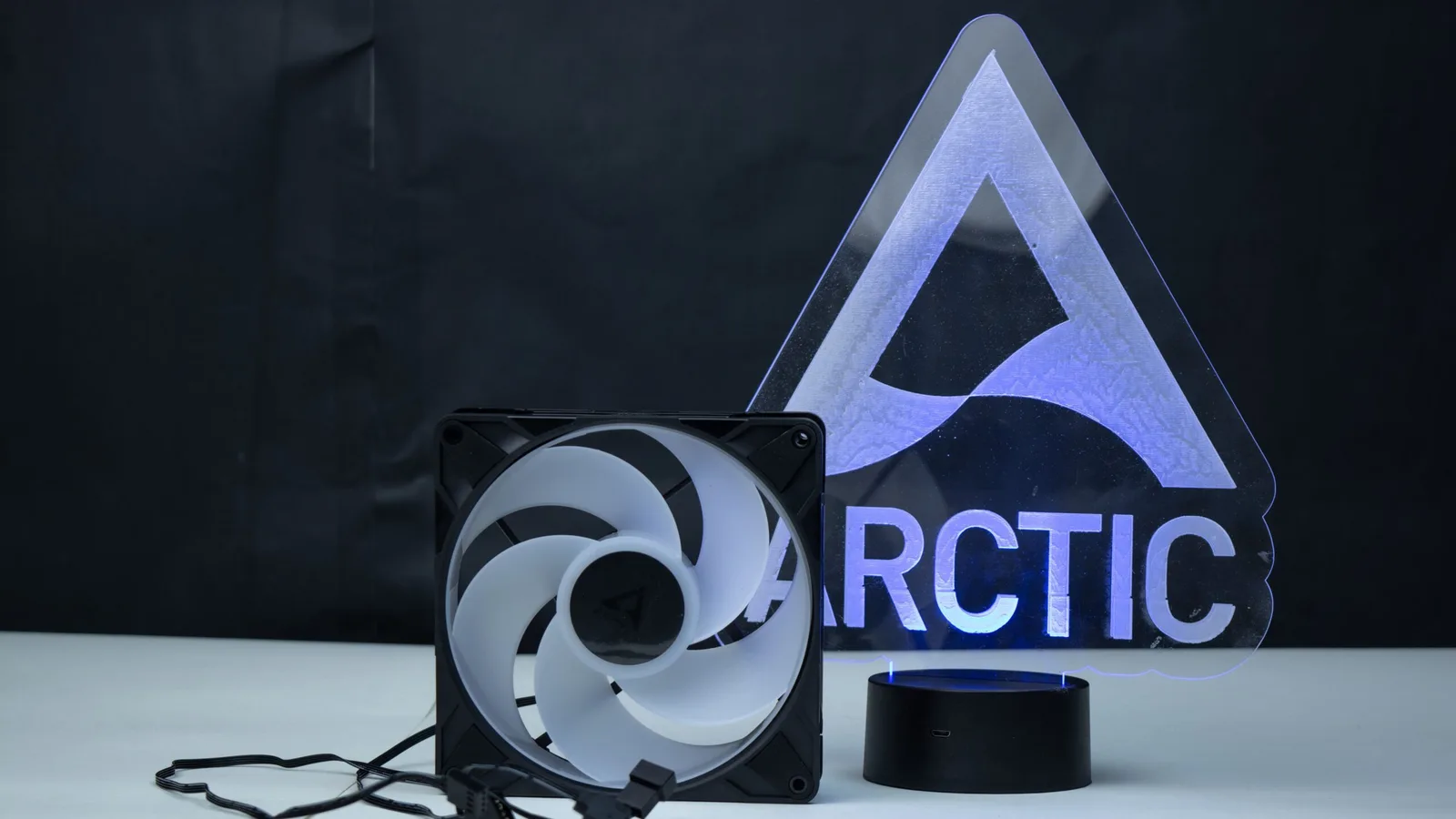 مراجعة صندوق الحاسب Arctic Xtender VG
