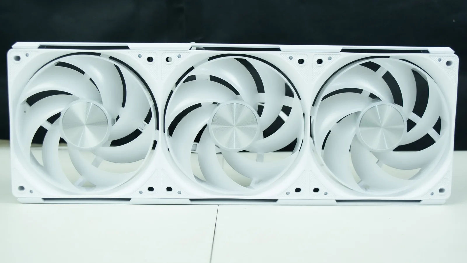 مراجعة مبرد Octant LC360 ARGB